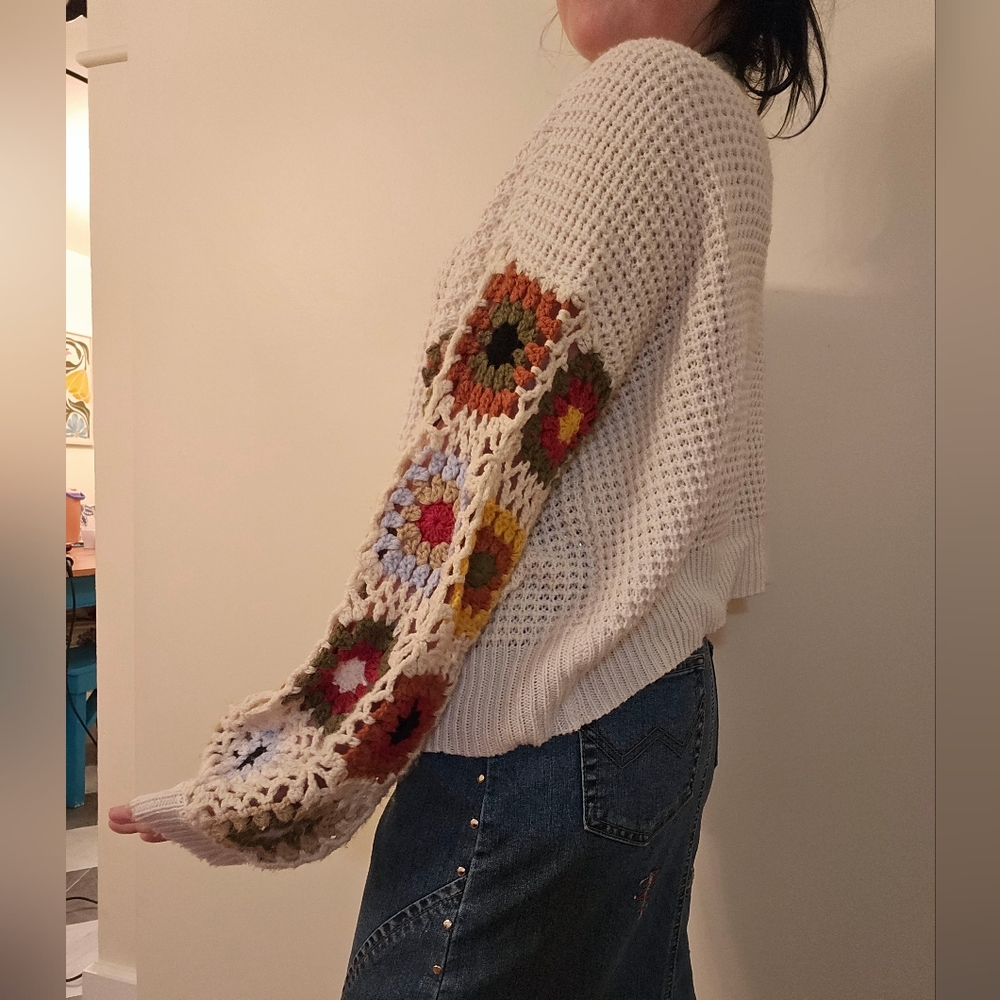 Francesca's Collections Cream Crochet Sleeve Sweater